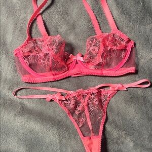 Beautiful agent provocateur Jayce pink Lace Lingerie Set 32DD 4 thong